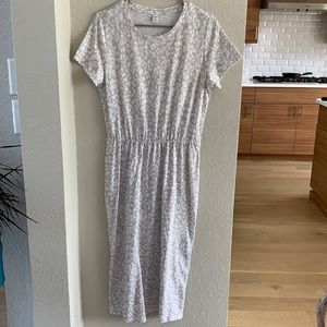 Old Navy white and gray leopard jersey dress